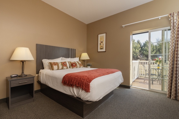 Queen Suite 2nd Floor Balcony Photo 1